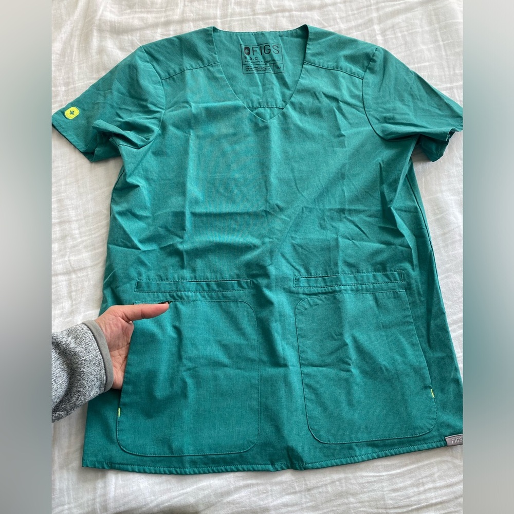 FIGS “ENVIRONMENTALLY AWESOME COLLECTION” SCRUBS XXS